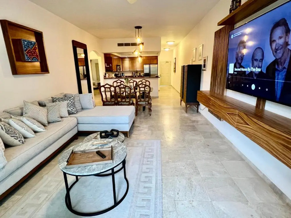 Beachfront 2 bedroom Condo in Playa Royale Resort, Nuevo Vallarta