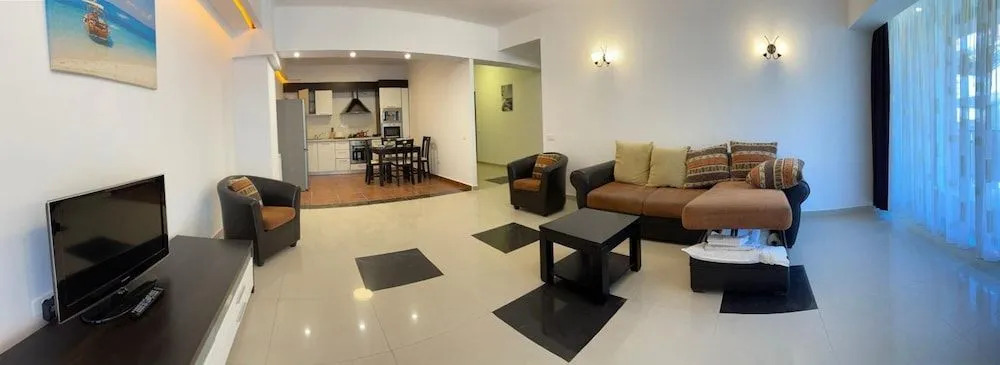Apart holiday Maria Mamaia