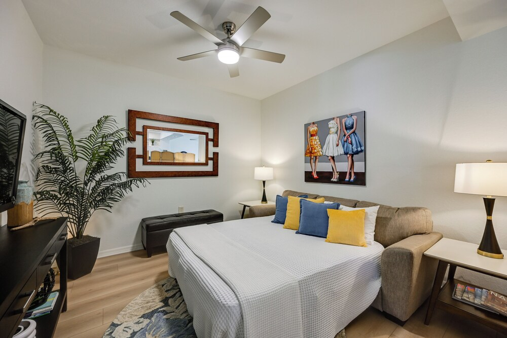 Newly Updated Golf Villa w/ Free Golf May-oct