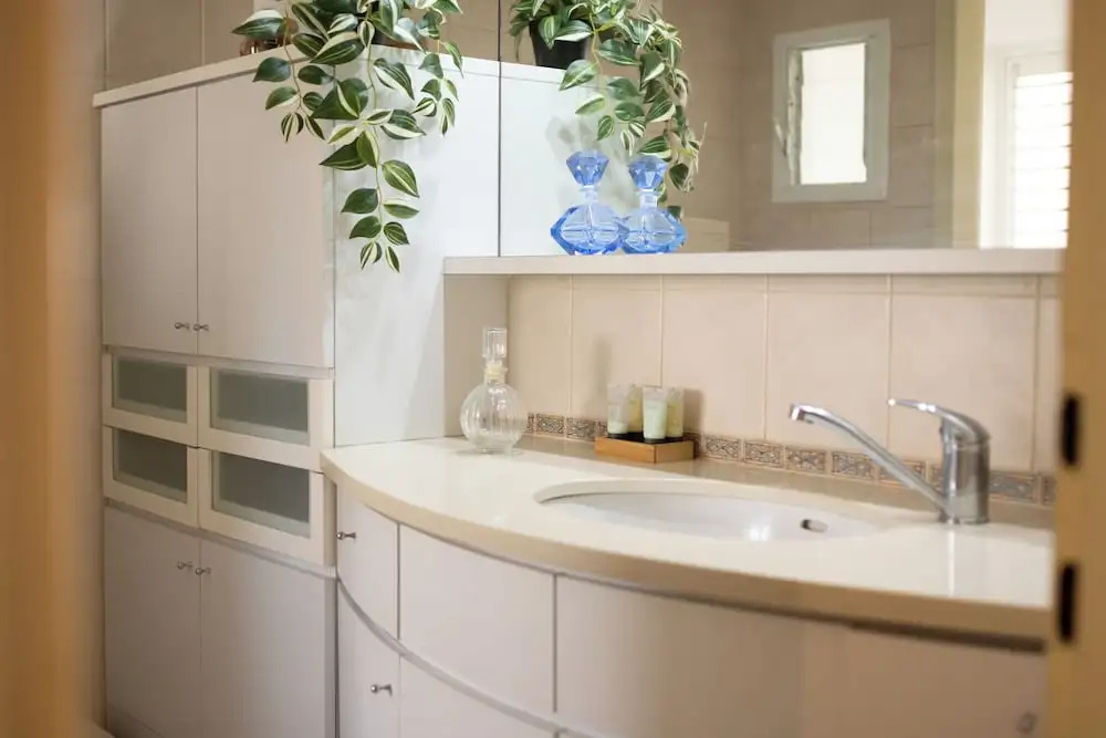 Homey Kiryat Haim Apt by Sea N Rent