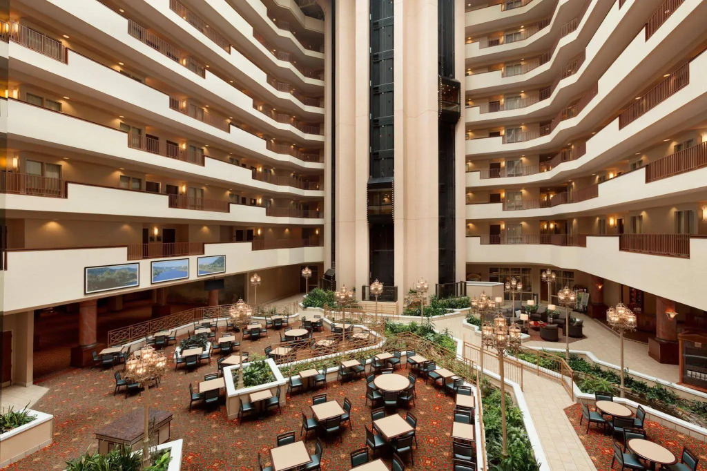 Отель Embassy Suites by Hilton Charleston