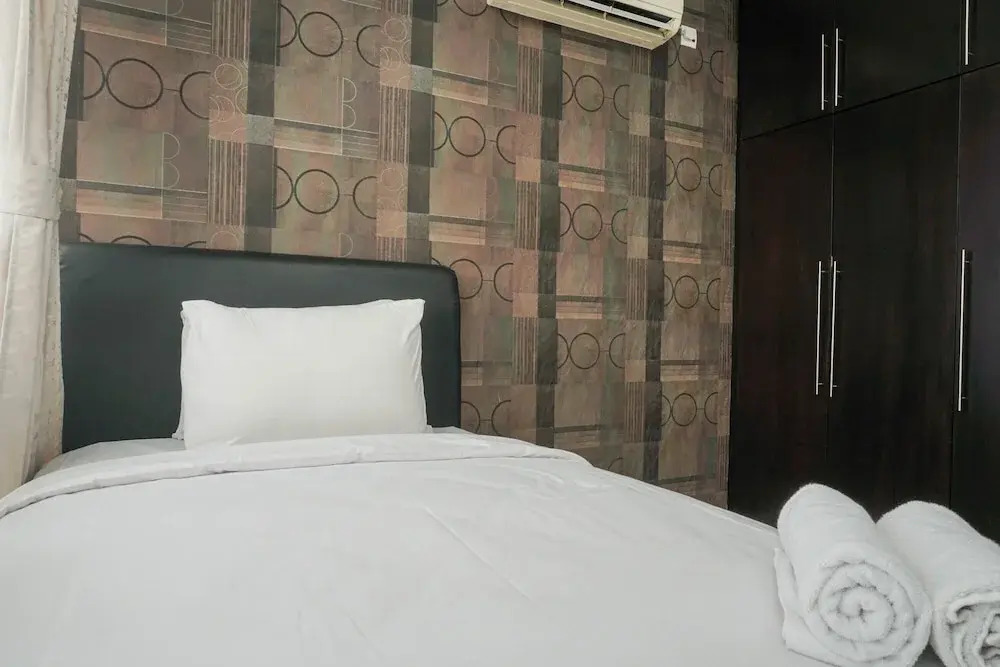 Comfortable and Beautiful 2Br at the Empyreal Apartment