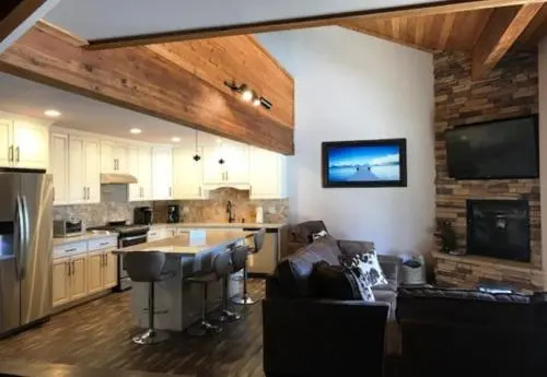 Ski Run Villas Retreat Listing #416