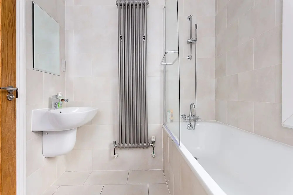 A Bright &Spacious 2 Bed Apt in West Kensington