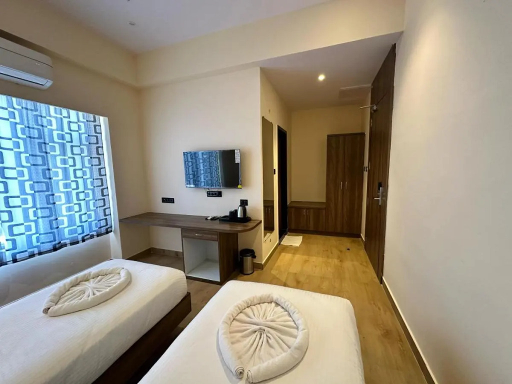 Monday Hotels Amalapuram Heights