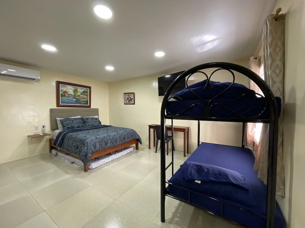 Montys Riverside View Resort