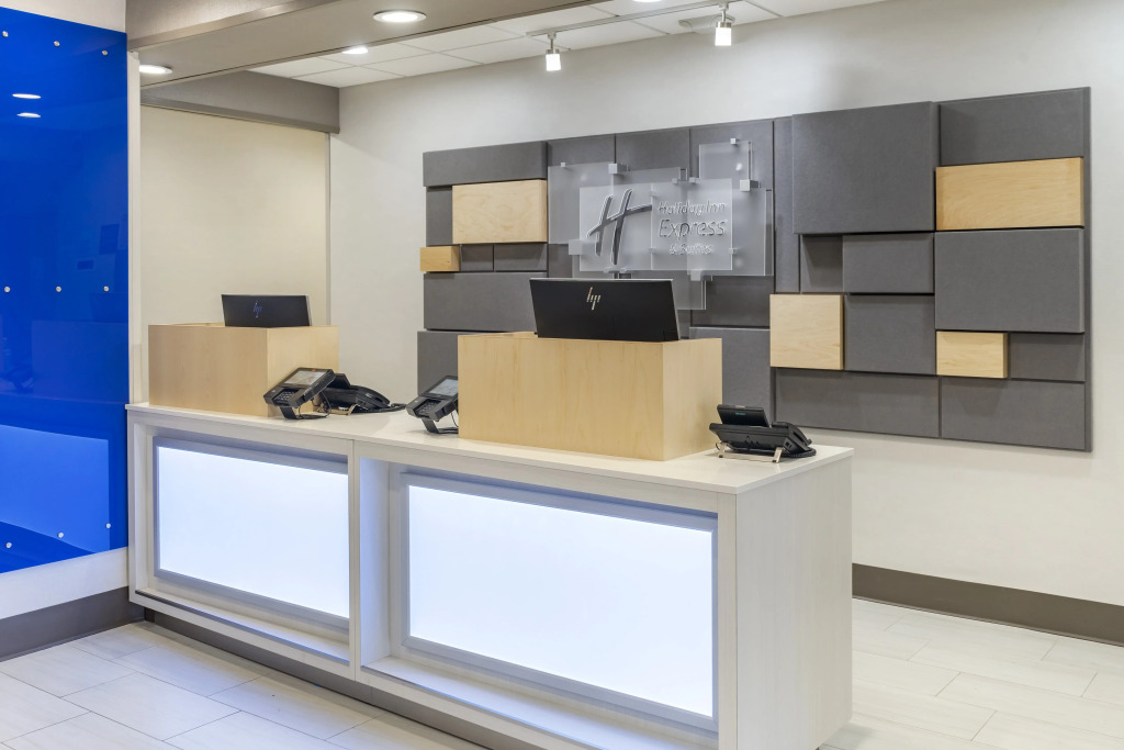 Holiday Inn Express Hotel & Suites Albuquerque Midtown by IHG