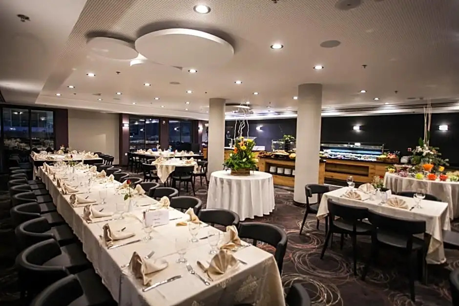 Eyal Hotel