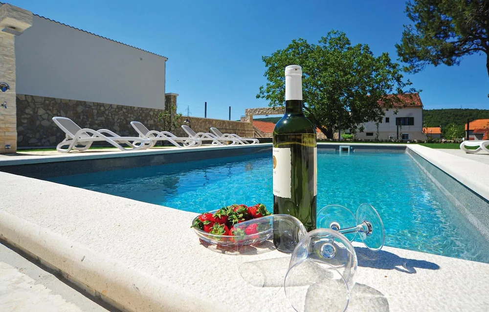 Beautiful Home in Sibenik With Wifi and 3 Bedrooms