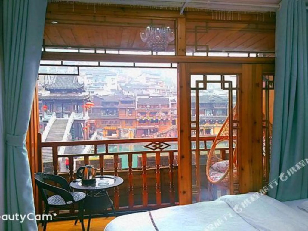 Xifeng Shouma Hostel Huilongge(凤凰西风瘦马客栈)