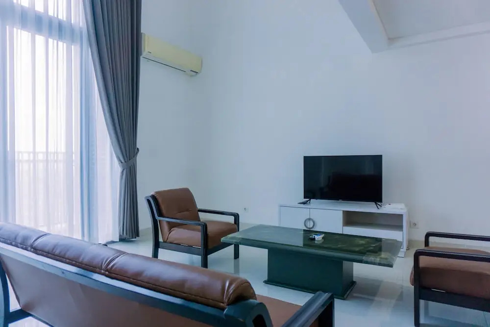 Modern Look And Spacious 1Br At Neo Soho Apartment