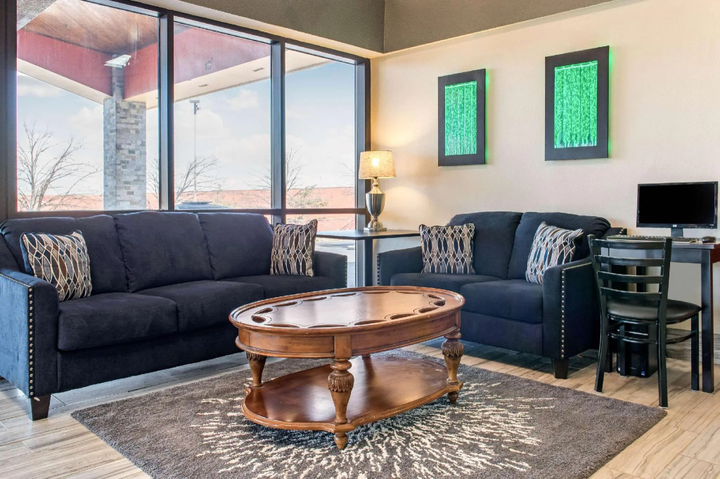 La Quinta Inn & Suites by Wyndham Miamisburg Dayton South