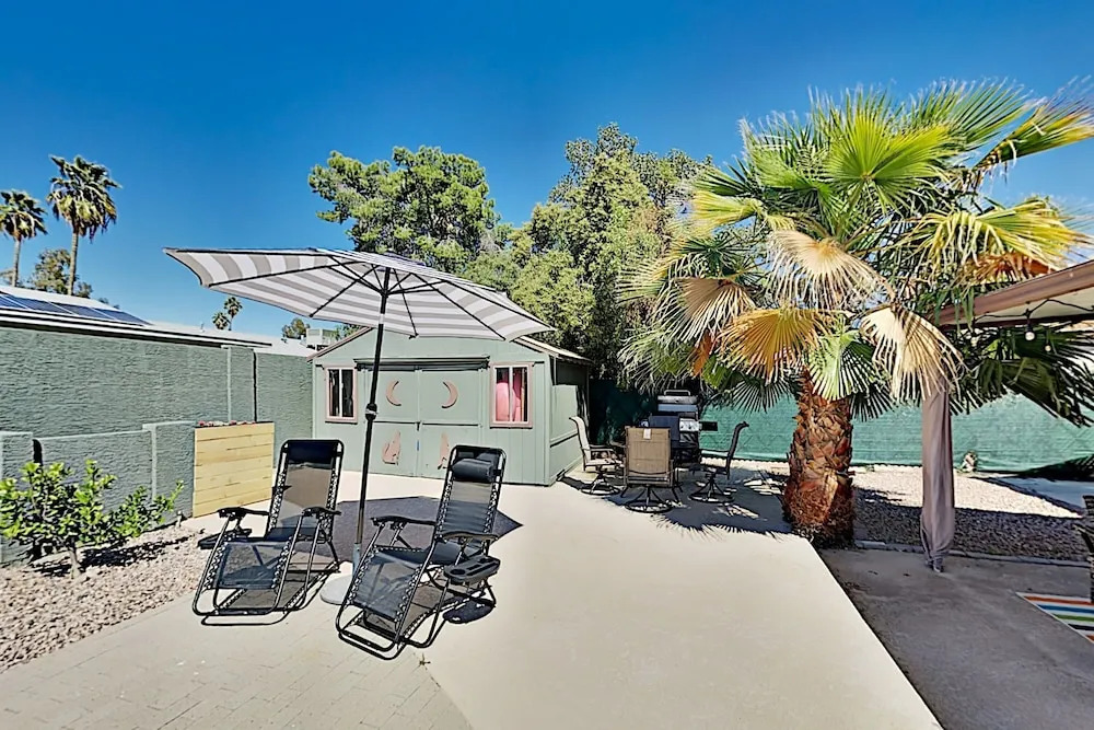 Family Friendly W/ Heated Pool & Waterslide 4 Bedroom Home