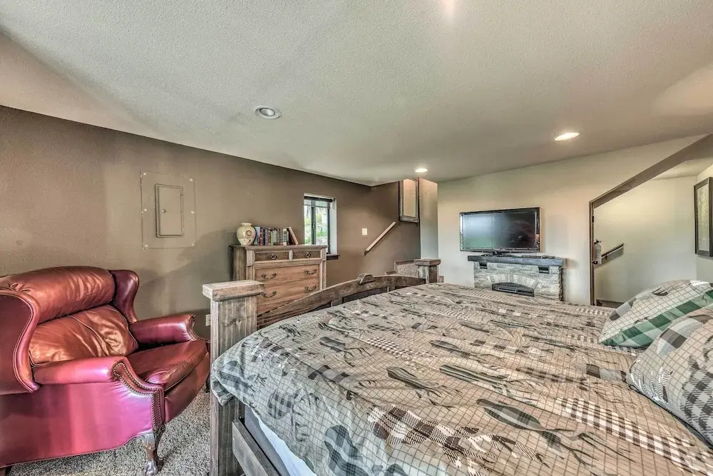 Tranquil Ruidoso Cabin w/ Private Hot Tub!