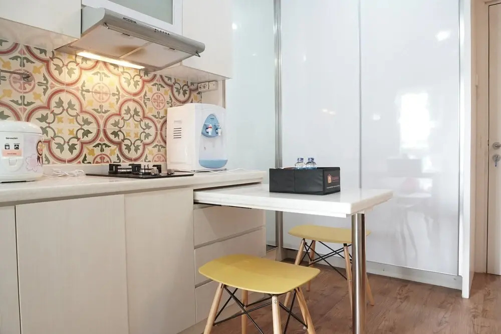 Cozy And Functional 1br Green Pramuka Apartment