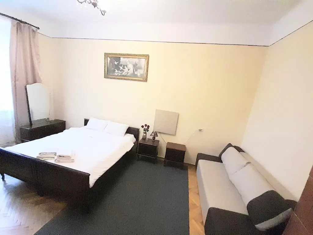 Apartment near the train station