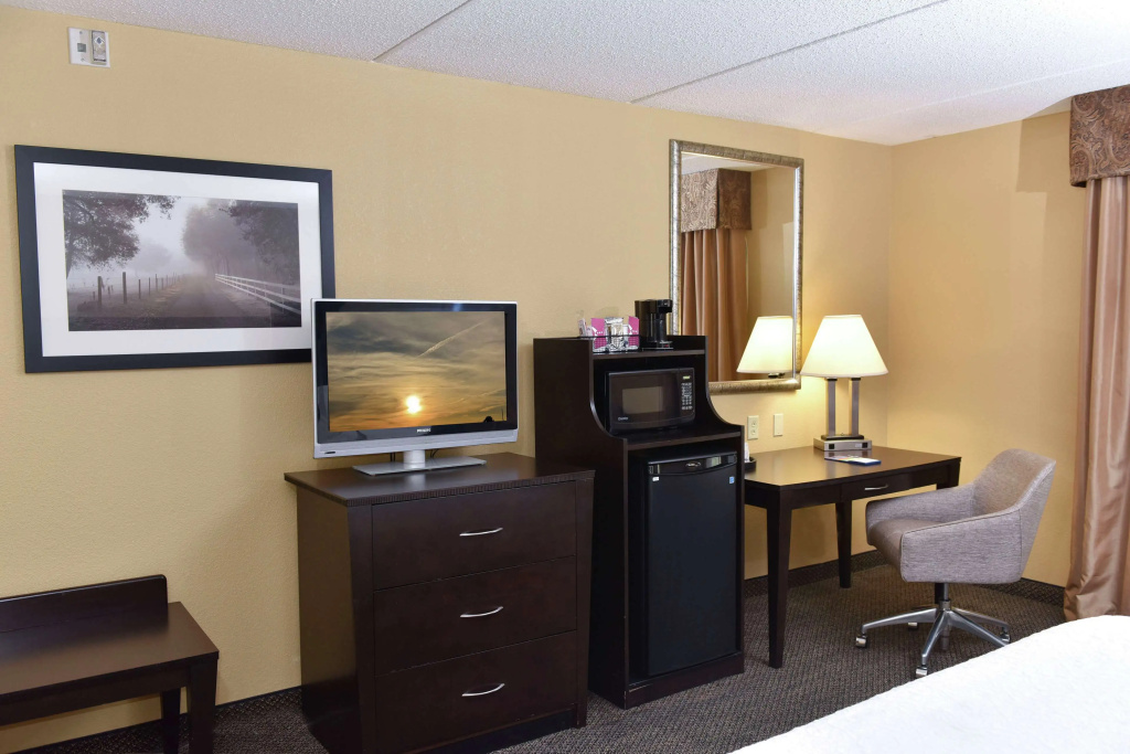 Hampton Inn & Suites Alexandria