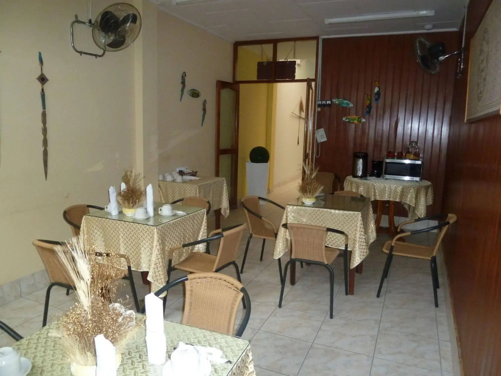 Hostal Huayruro