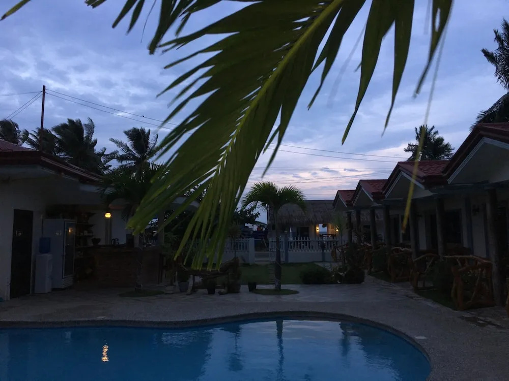 Aloha Seaside Resort
