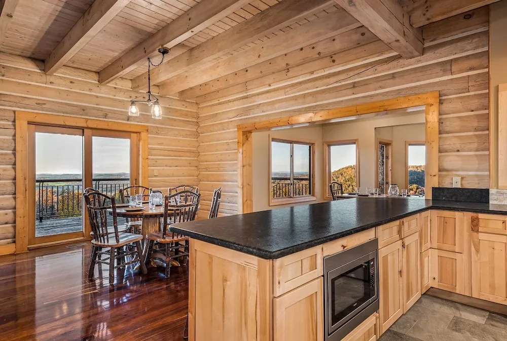 Tanglewood Mountain Lodge 8 Bedrooms 5 Bathrooms Home