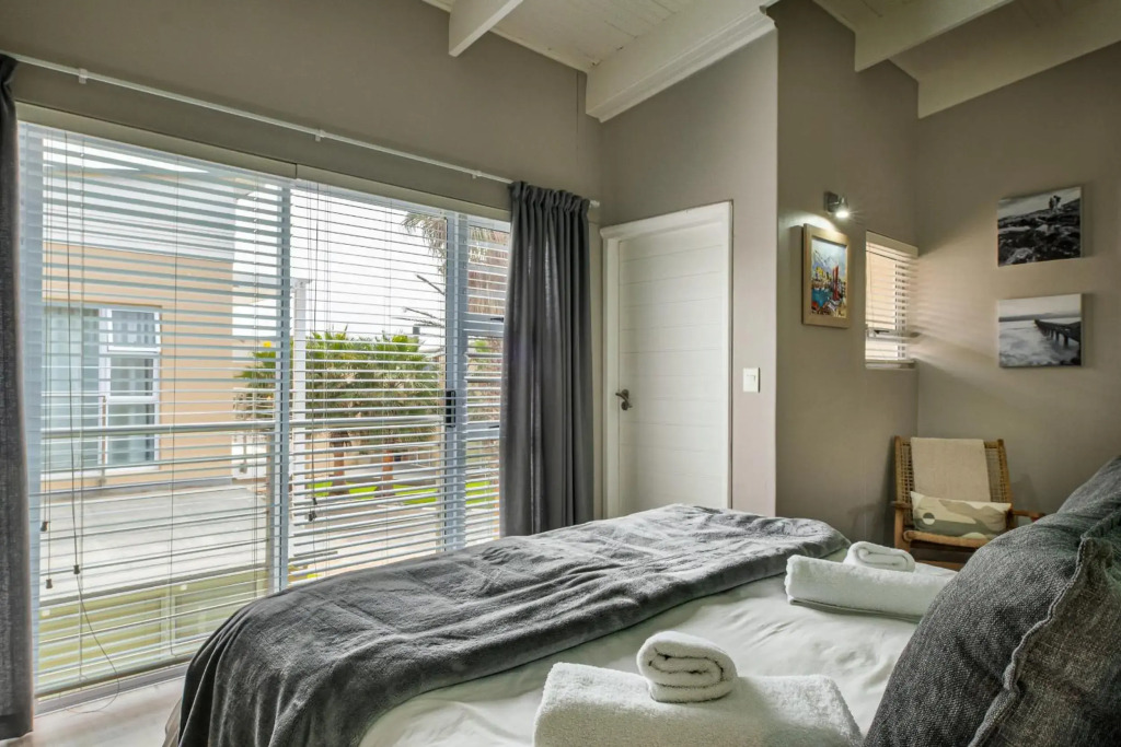 Waterfront E7