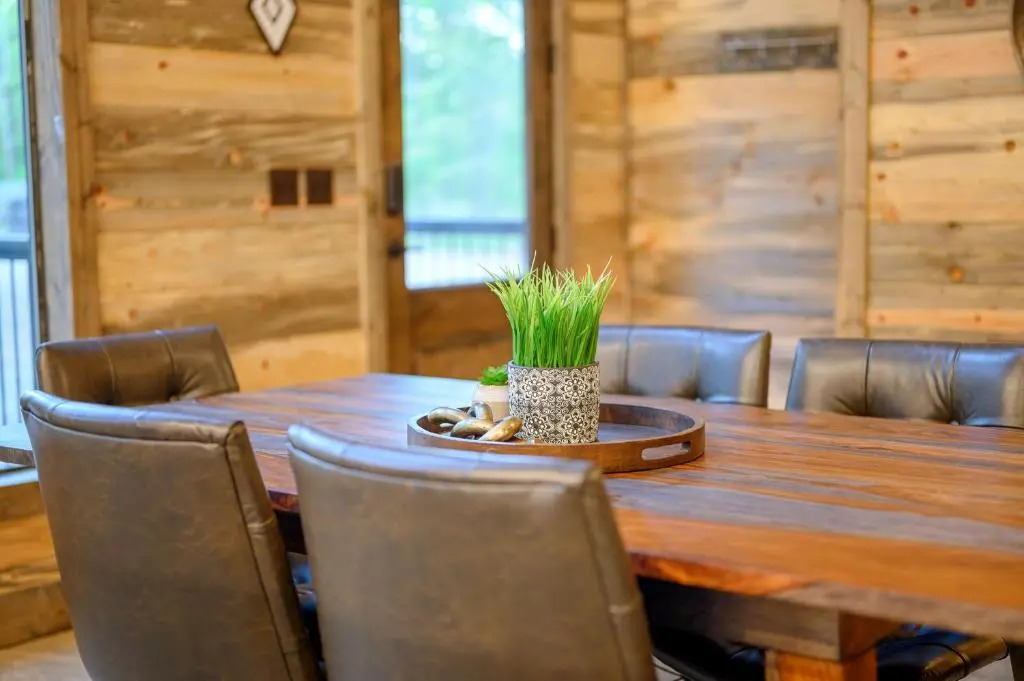 Brand NEW! Modern Luxury Family Cabin on a flowing creek in Broken Bow!