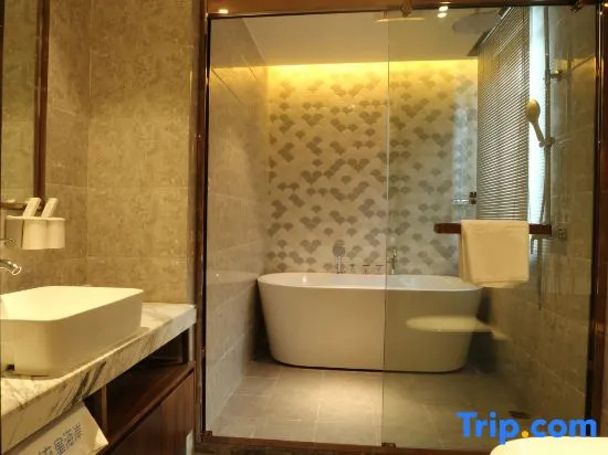 Xiamen Baihaishu Hotel (Huanghua Beach, Huandao Road)