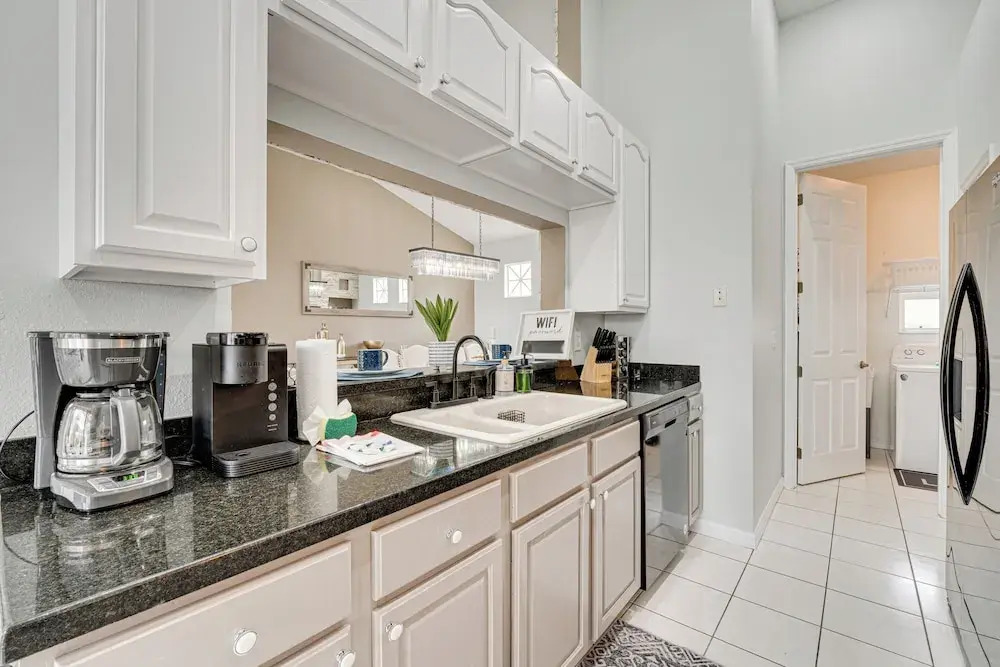 Game Room, Pool & Spa: Disney Area Getaway!