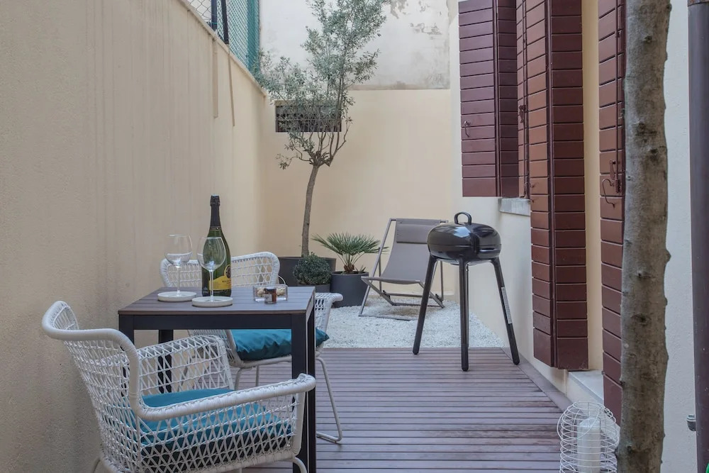 Erïk Langer S.Sofia Suites