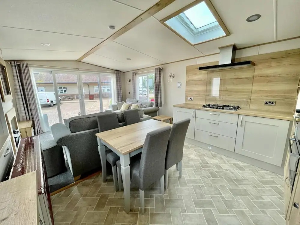 Prime Location 3-bed Chalet in Seal Bay, Selsey