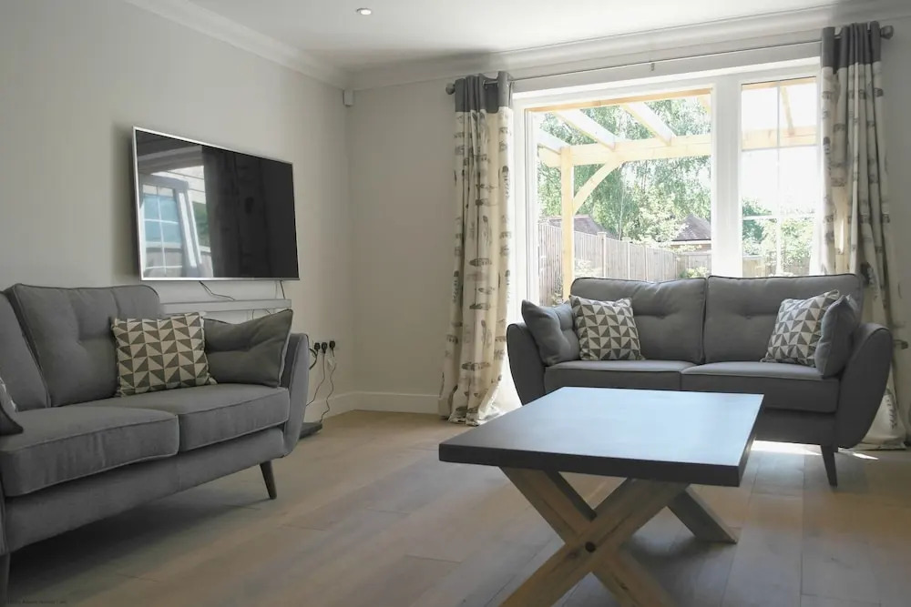 Westhampnett House , Chichester 492113