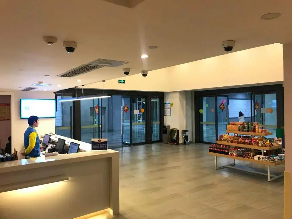 7 Days Inn (Chongqing Longtousi North Square of North Railway Station)