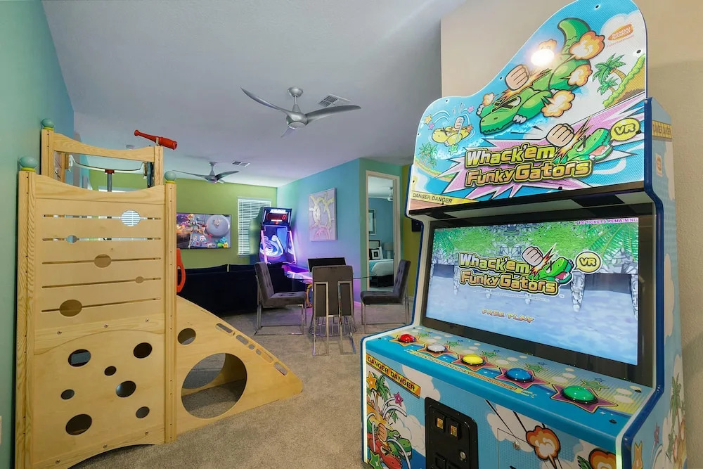 Sr023v: 9 Bed, Nintendo, Princesses, Pool