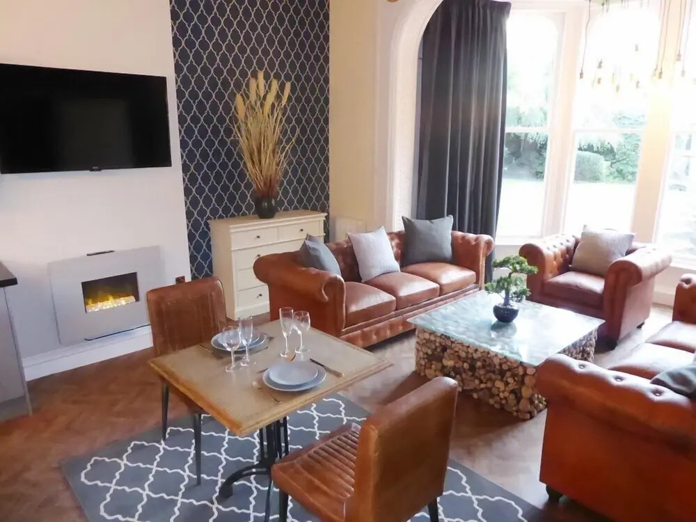 The Heaton at Claremont Apartments