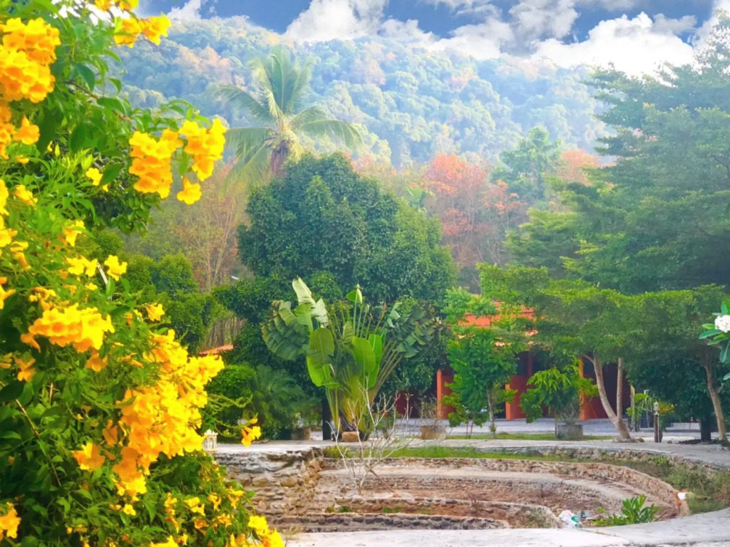 At Sichon Resort