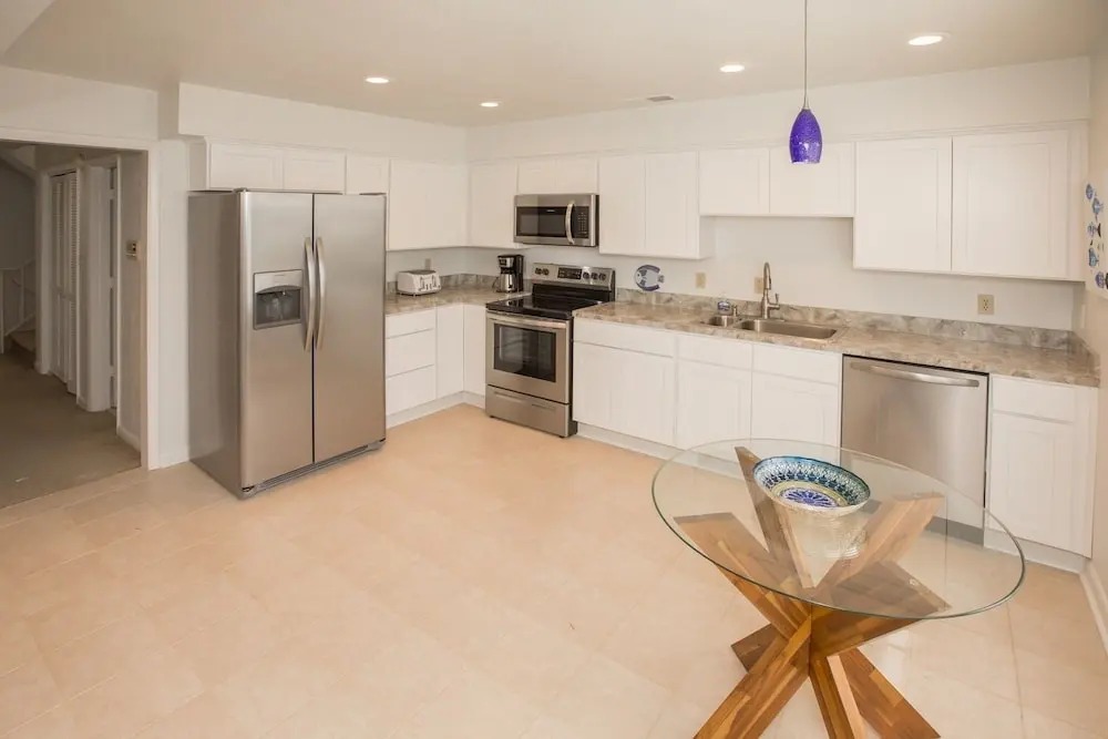 Coral Beach House 4 Bedrooms 2.5 Bathrooms Duplex