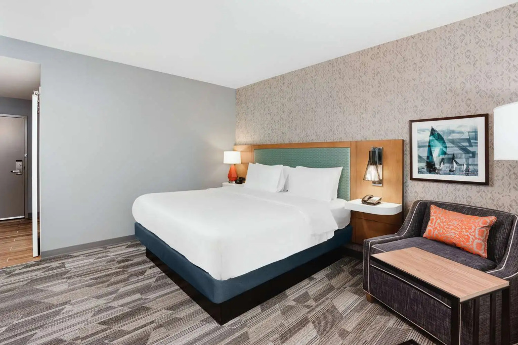 Hampton Inn by Hilton Bellingham Airport