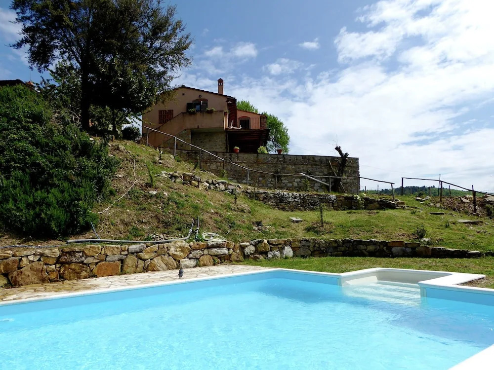 Lovely Holiday Home in Panzano With Swimming Pool