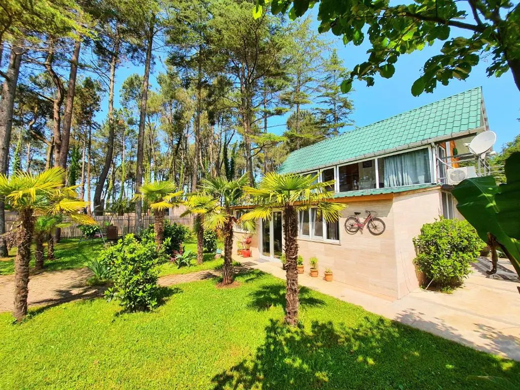House & Yard Sesil S 70m to beach