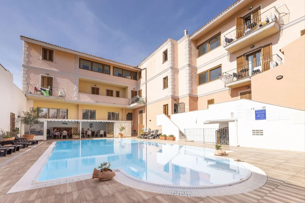Relaxing Cristal Blu Studio Sleeps 4 Num1494