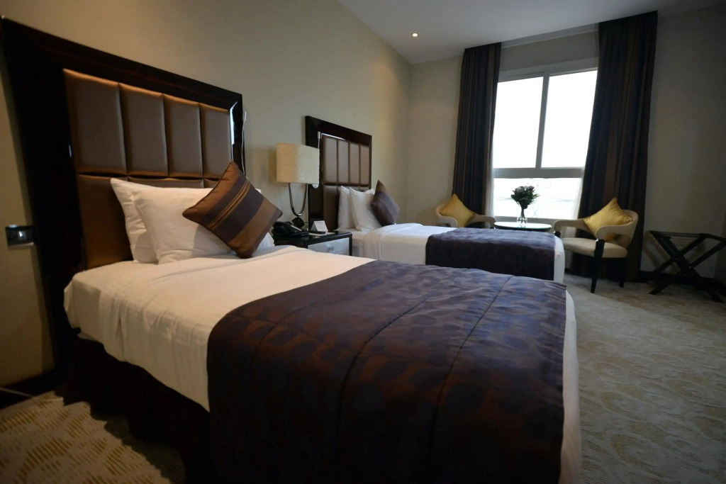 Strato Hotel By Warwick