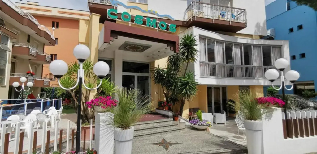 Hotel Cosmos