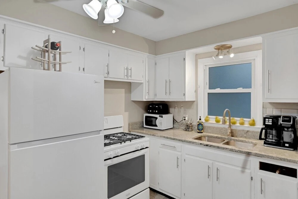 Charming Cape Cod Home - Just 15 Min From Downtown! 4 Bedroom Home by Redawning