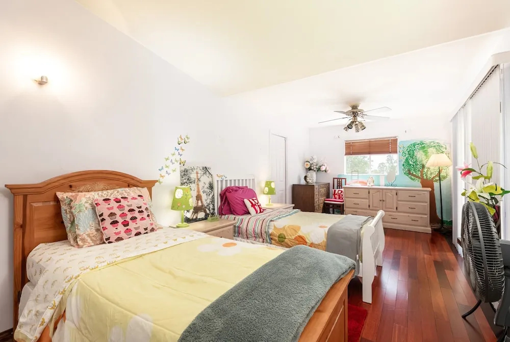 Tranquil Torrance - 1 Mile To Redondo Beach 4 Bedroom Home
