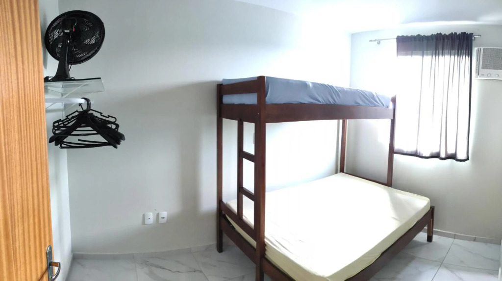 Casa com Piscina Privativa, 3 Quartos e 3 Banheiros Itapema