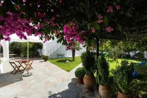 Rodia Studios & Apartments