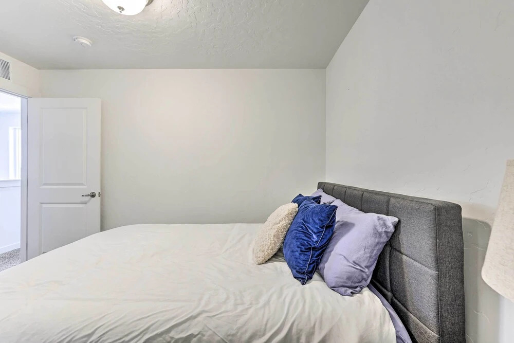 Nampa Townhome ~ 18 Mi to Downtown Boise