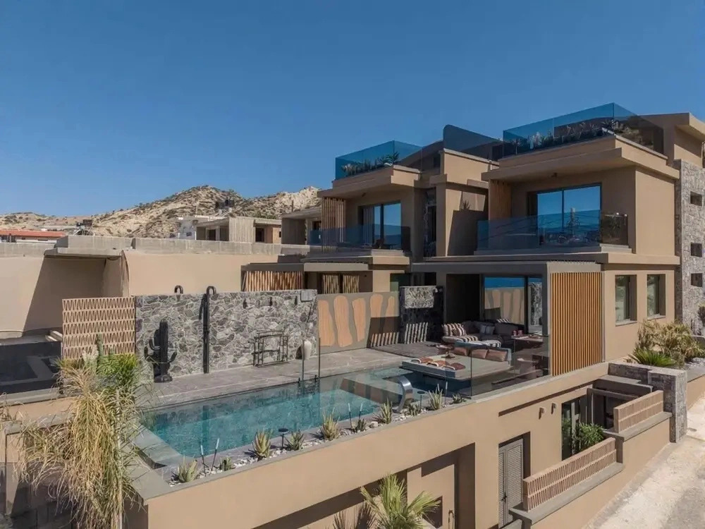 Lapis Nera Villas