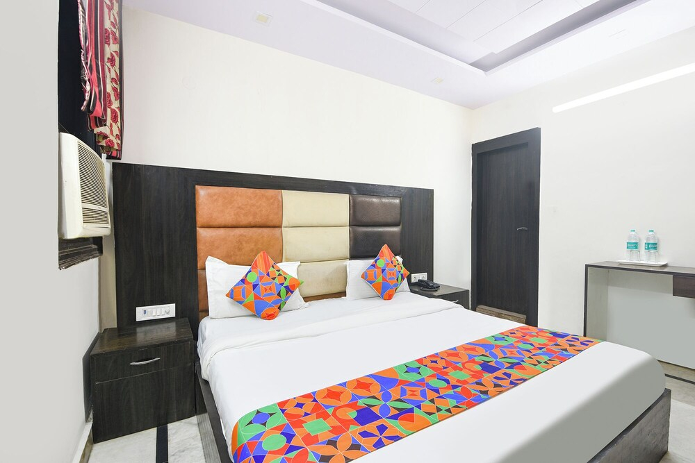 FabHotel Vishesh Continental