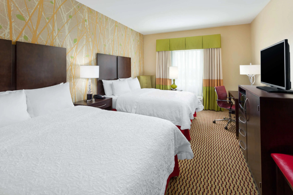 Hampton Inn & Suites Williamsport - Faxon Exit